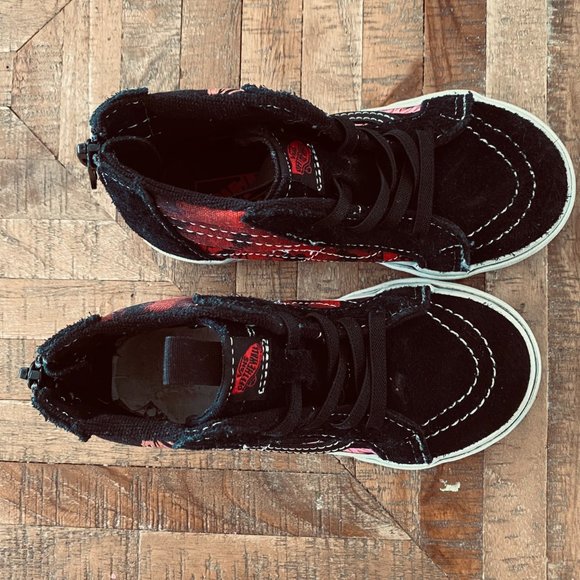 Sk8-Hi Zip Vans X Stranger Things Toddler Shoes size 10 - Picture 3 of 5